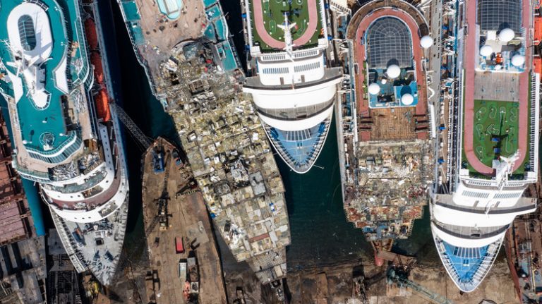 cruise ships at Aliaga demolition