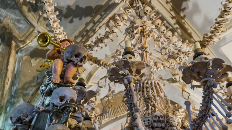 Bone garlands at Kutná Hora