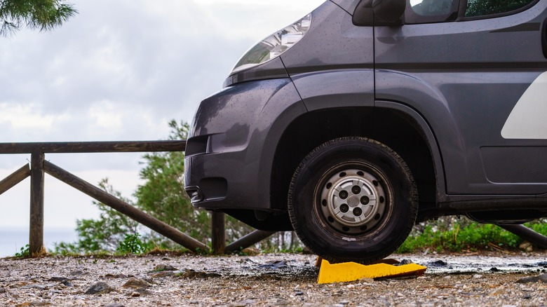 RV on leveling chock block