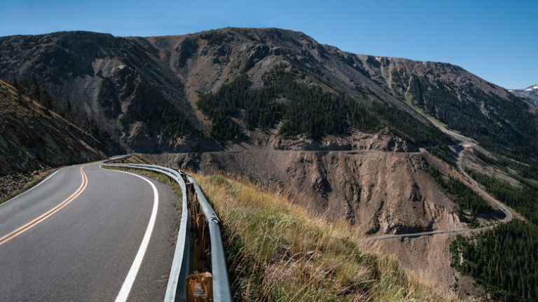 Mountain road on Beartooth highway