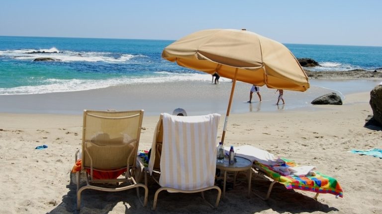 couple at laguna beach