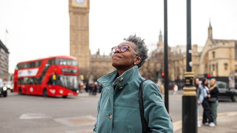 Solo traveler admiring London