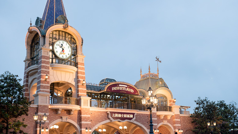 Entrance to Shanghai Disneyland