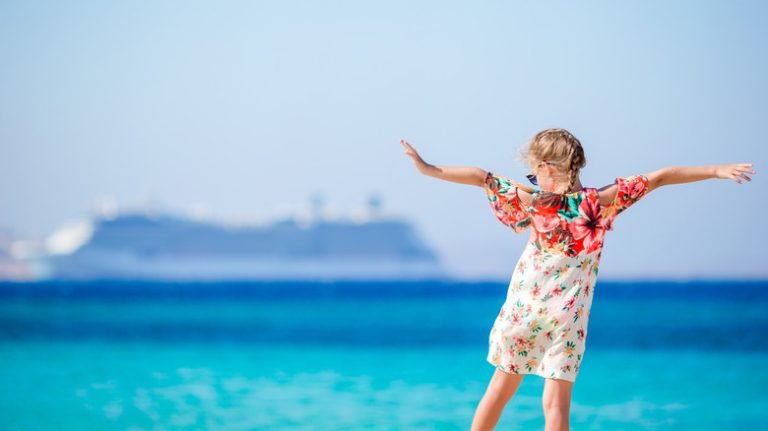 Child with cruise ship