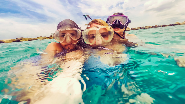 children snorkeling in Curaçao