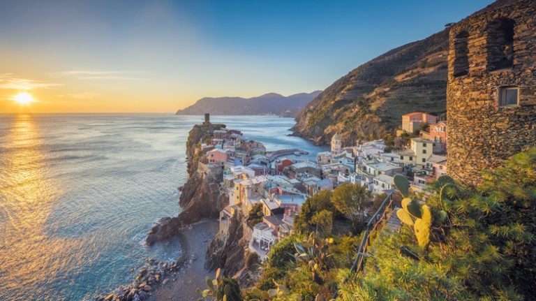 panoramic view of Vernazza's coastline