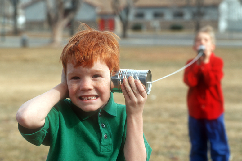 <h3>Creating a Walkie Talkie Using Tin Cans and String</h3>