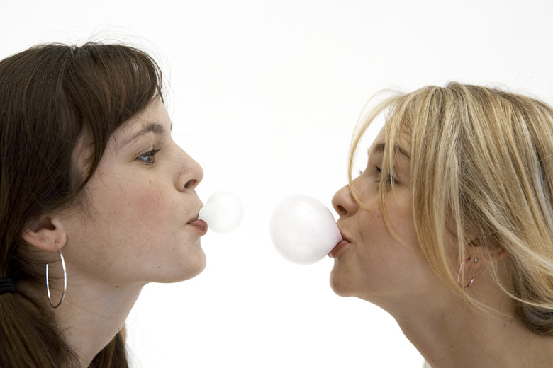 <h3>Engaging Science Experiments Using Bubble Gum</h3>