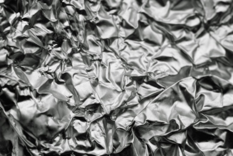 <h3>Creating Aluminum Powder</h3>