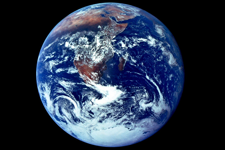 <h3>Understanding the Thickness of the Earth's Atmosphere</h3>