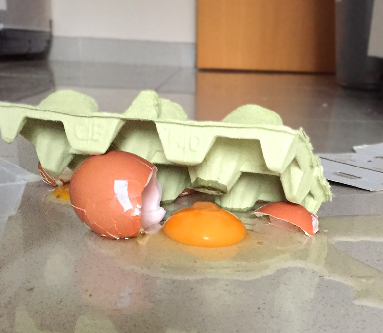 <h3>How to Ensure an Egg Survives a 20-Foot Drop</h3>