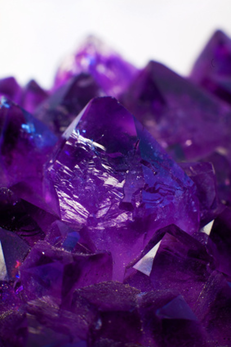 <h3>Exploring the Types of Rocks That Contain Amethyst</h3>