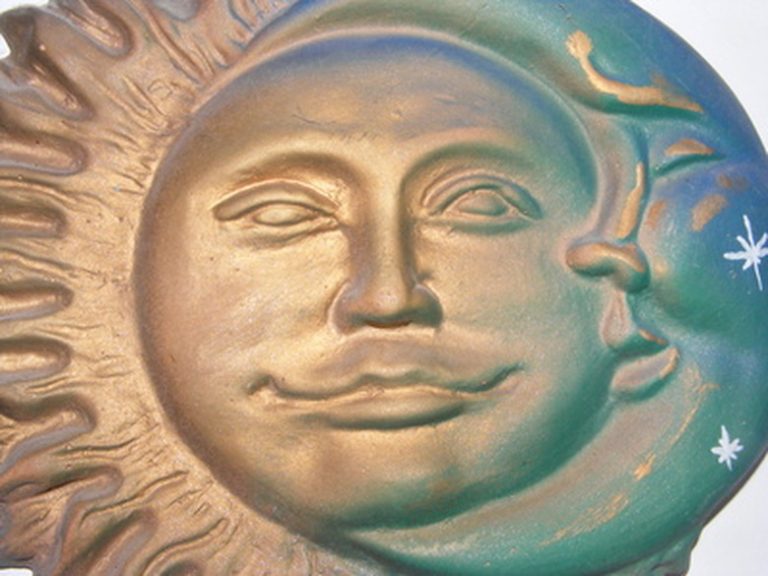 <h3>Comparative Analysis of the Sun and Moon</h3>