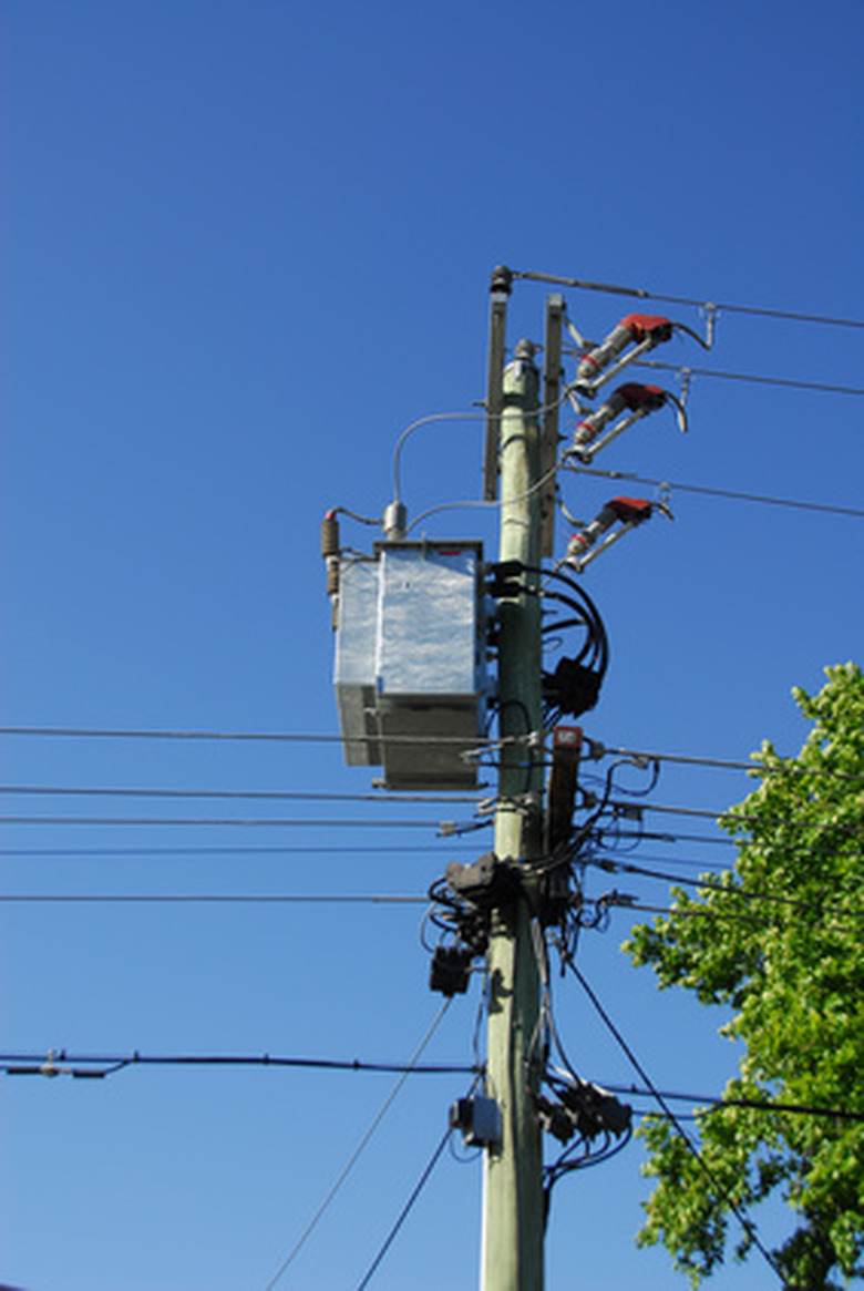 <h3>Identifying Wires on an Electrical Pole</h3>