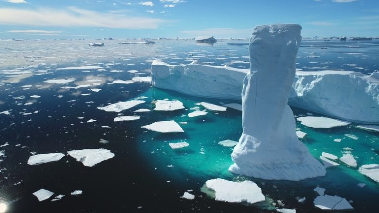 <h3>The Surprising Discovery of Green Beneath the Arctic Ice</h3>